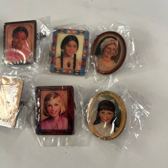 Retired American Girl Pleasant Company Hallmark Enamel Pin Lot Of 8 NIB Vintage - Picture 3 of 3